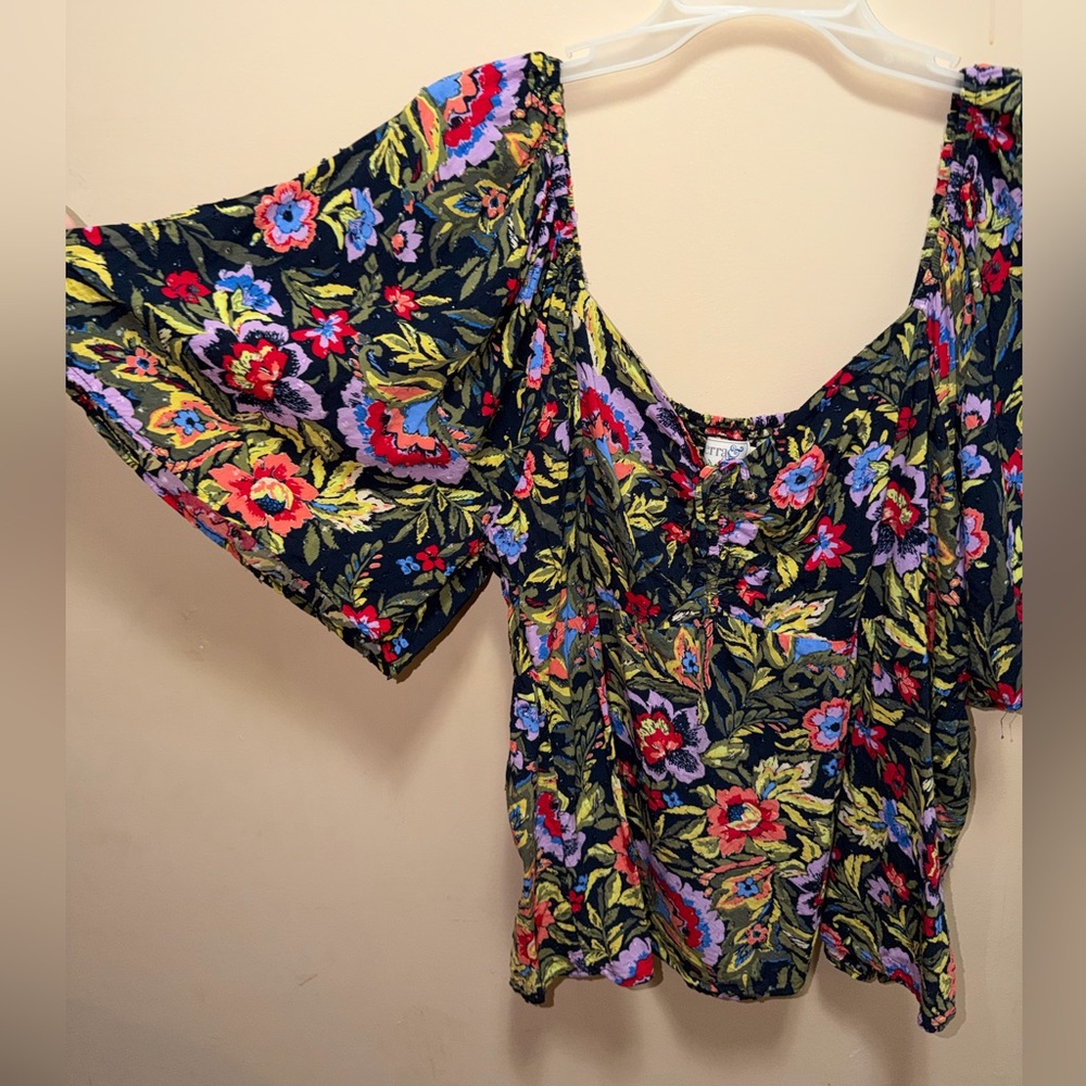 Terra & Sky Colorful Floral Blouse - Picture 2 of 6
